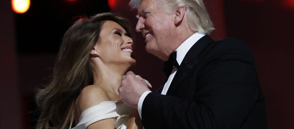 トランプ氏 大統領就任式を祝い夫人とファーストダンス(動画) トランプ氏 大統領就任式を祝い夫人とファーストダンス(動画) - Sputnik 日本