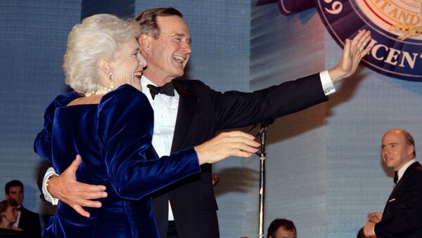 ジョージ・ブッシュ元米大統領の夫人が死去 - Sputnik 日本