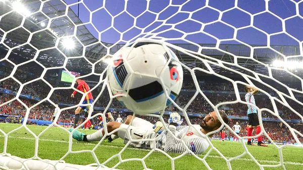 サッカー選手、100回目のゴールをロボットダンスで祝う(動画) - Sputnik 日本