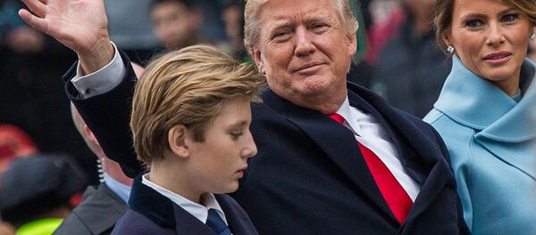 トランプ米大統領、「息子は新型コロナウイルスに感染したと気づかず」 トランプ米大統領、「息子は新型コロナウイルスに感染したと気づかず」 - Sputnik 日本