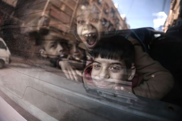 ろうあ者の少年少女、学校から避難、シリアのダマスカスにて - Sputnik 日本