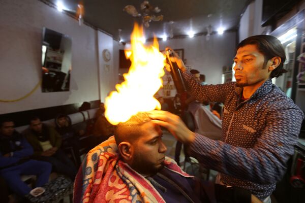 ガザ地区の理髪店で - Sputnik 日本