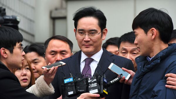 韓国検察、サムスンの事実上のトップに懲役12年求刑 - Sputnik 日本