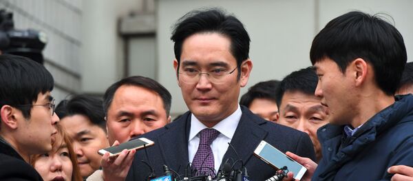 韓国検察、サムスンの事実上のトップに懲役12年求刑 - Sputnik 日本