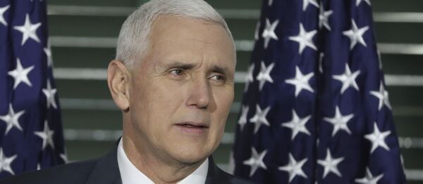 ペンス米副大統領、私用メールアドレスで公務通信と告白 - Sputnik 日本