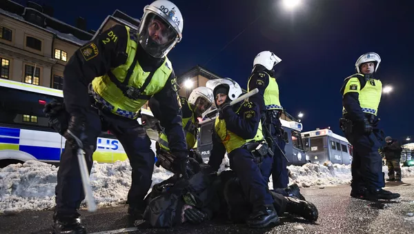 オスロ警察、市中心部で不審物を無害化処理【写真】 - Sputnik 日本