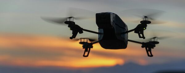 世界初! ドローンからのパラシュート降下 ラトビア 世界初! ドローンからのパラシュート降下 ラトビア - Sputnik 日本