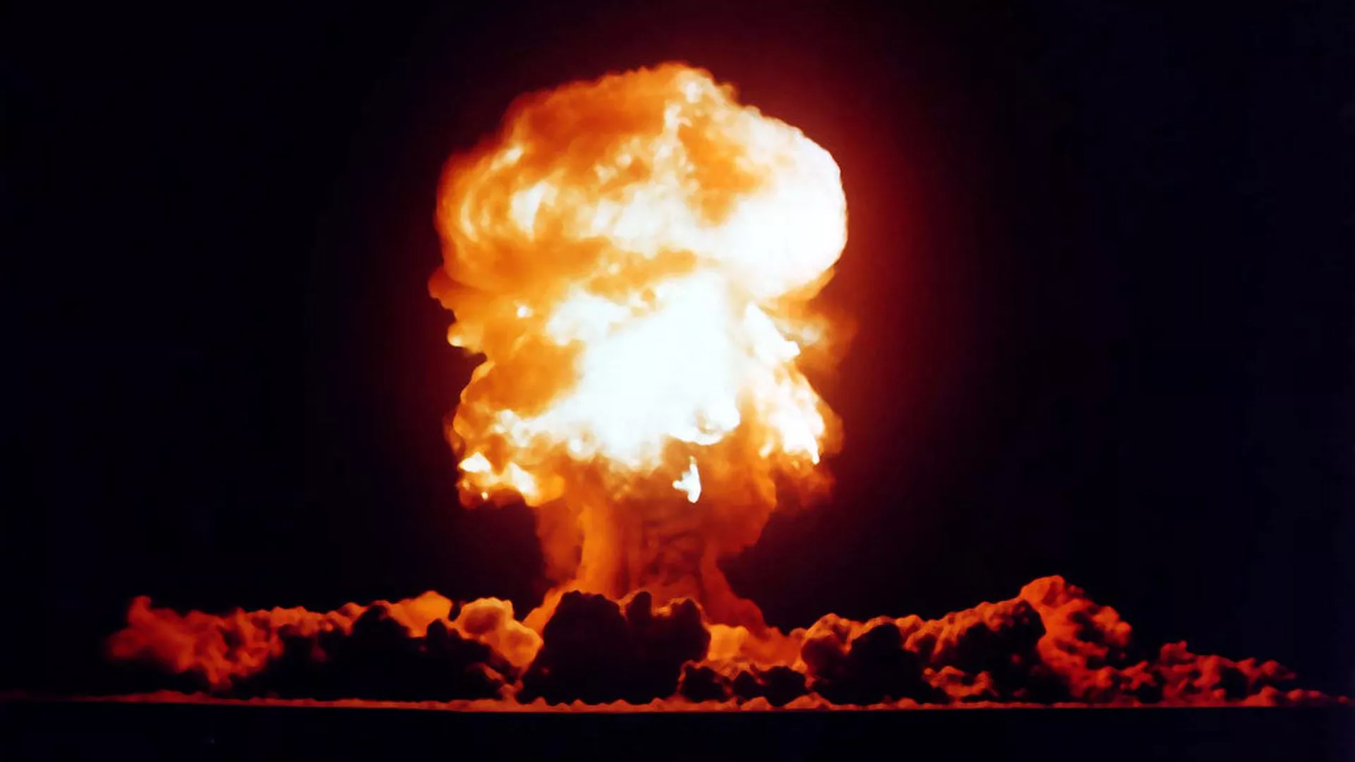 核爆発