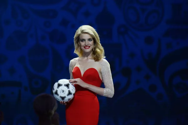 2018年サッカーワールドカップのくじ引きセレモニーに出席したナタリヤ・ヴォジャノヴァさん 2018年サッカーワールドカップのくじ引きセレモニーに出席したナタリヤ・ヴォジャノヴァさん - Sputnik 日本