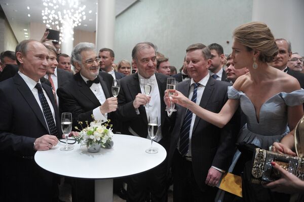 マリインスキー劇場でプーチン大統領と顔合わせしたナタリヤ・ヴォジャノヴァさん - Sputnik 日本