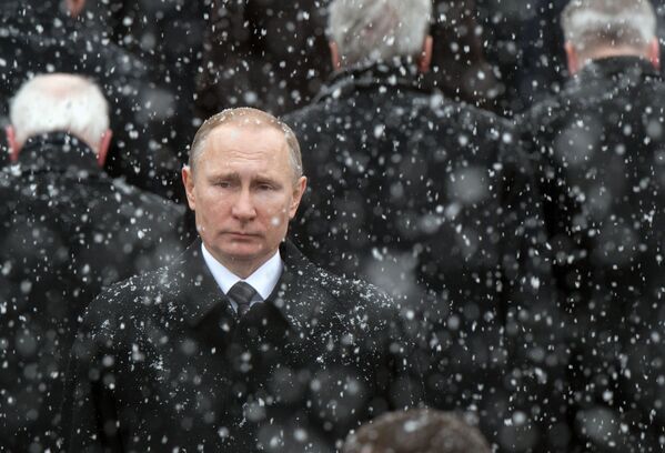 ２０１７年２月２３日に無名戦士の墓での顕花式典に出席したプーチン露大統領。 - Sputnik 日本
