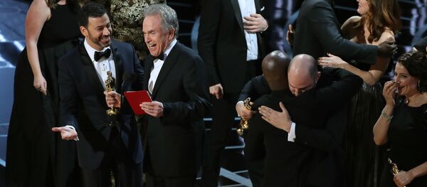 アカデミー賞授賞式ミス事件担当者、授賞式に出入り禁止へ アカデミー賞授賞式ミス事件担当者、授賞式に出入り禁止へ - Sputnik 日本