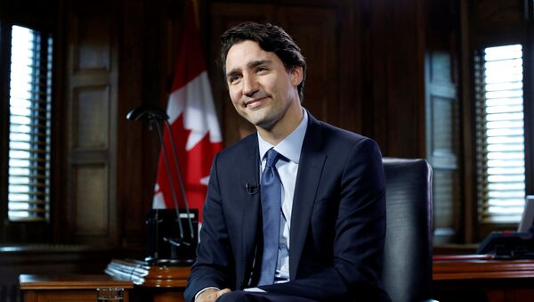 Премьер-министр Канады Джастин Трюдо во время интервью - Sputnik 日本