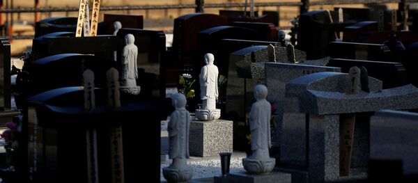 浪江町の近くの墓石　海沿いの町は福島原発事故と津波に襲われた - Sputnik 日本