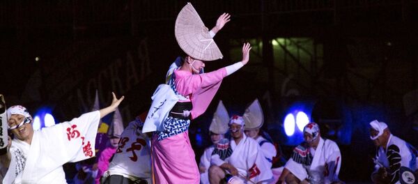 石畳のハンディを感じさせない踊り 石畳のハンディを感じさせない踊り - Sputnik 日本