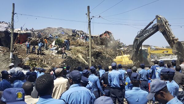 エチオピア　半世紀の間に溜まったゴミの山が崩れ数十人が死傷 - Sputnik 日本