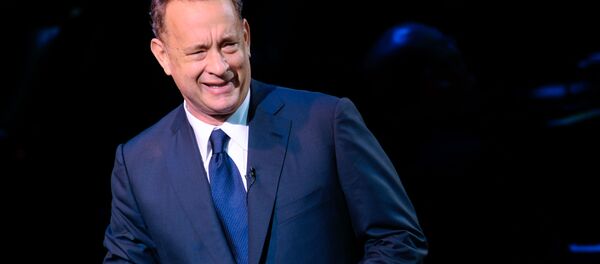 トム・ハンクスがロシア車で旅行に出発? トム・ハンクスがロシア車で旅行に出発? - Sputnik 日本