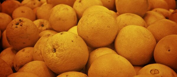 トルコ人、オランダ憎しでオレンジジュース暴飲【動画】 - Sputnik 日本