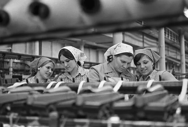 綿製品工場の紡績工の女性たち 綿製品工場の紡績工の女性たち - Sputnik 日本