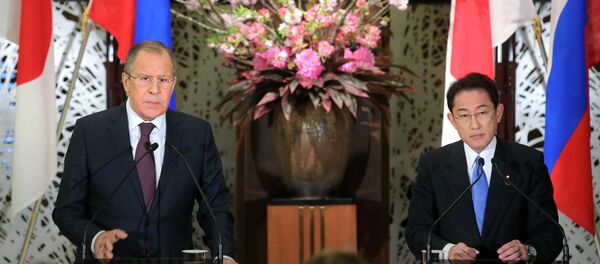 露日2プラス2記者会見 ラヴロフ、岸田両外相 露日2プラス2記者会見 ラヴロフ、岸田両外相 - Sputnik 日本