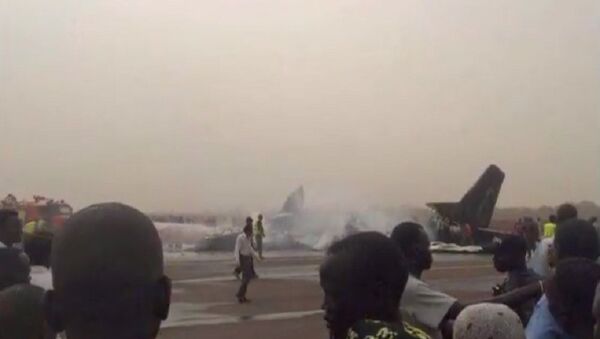 南スーダンの空港で飛行機が墜落　数十人が死亡【写真】 - Sputnik 日本