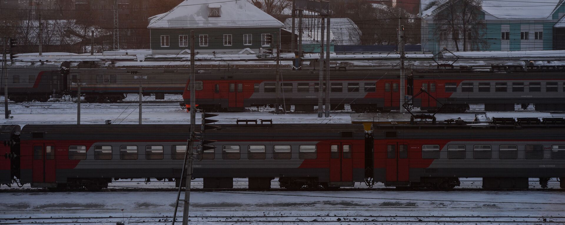 Пассажирские поезда на станции Новосибирск-Главный Западно-Сибирской железной дороги - Sputnik 日本, 1920, 04.02.2021