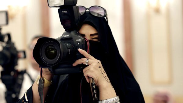 クウェート女性、自殺試みたメイドの転落を撮影、ネットに公開、拘束【動画】 - Sputnik 日本