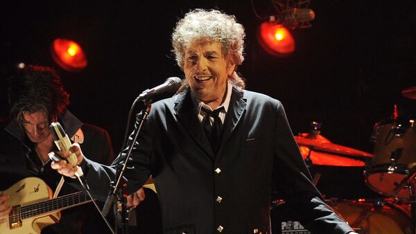 In this Jan. 12, 2012, file photo, Bob Dylan performs in Los Angeles - Sputnik 日本