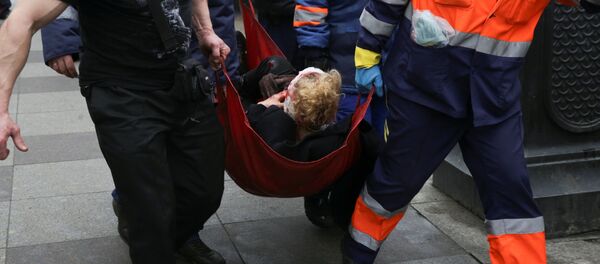 「センナヤ広場」駅の爆発による犠牲者の避難 - Sputnik 日本