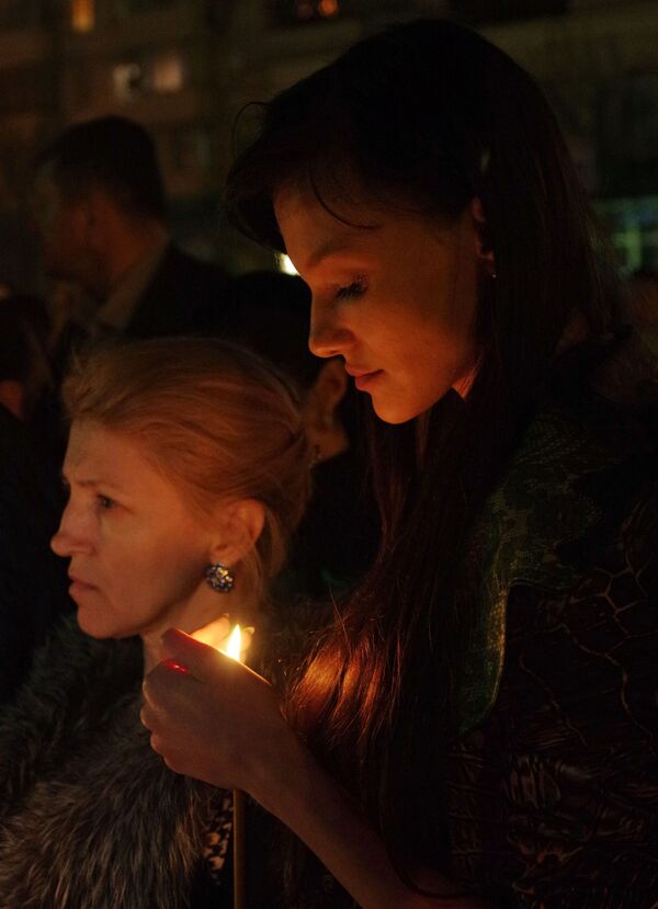 サンクトペテルブルク地下鉄の爆発の犠牲者を偲ぶ集会　クリミアにて - Sputnik 日本