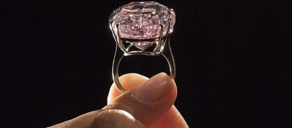 ダイヤモンド「ピンクスター」 過去最高78億円で落札 ダイヤモンド「ピンクスター」 過去最高78億円で落札 - Sputnik 日本