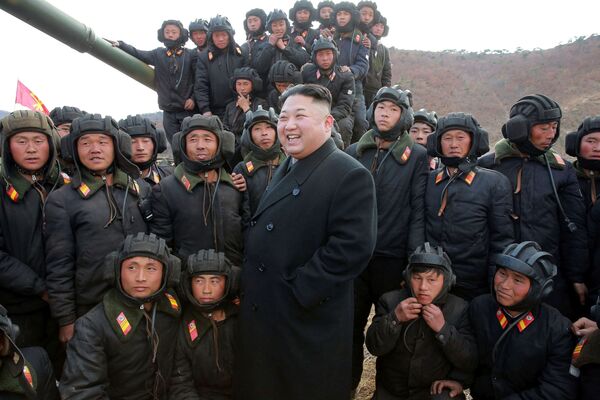 北朝鮮指導者の金正恩と朝鮮人民軍の戦車部隊 - Sputnik 日本
