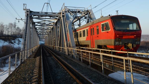 深夜モスクワで列車が衝突　【写真】 - Sputnik 日本