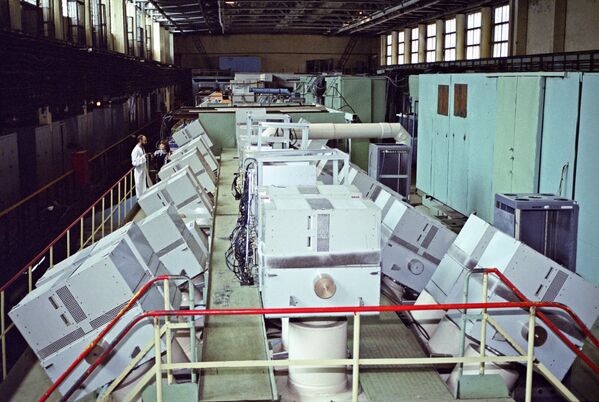 モスクワ州プロトヴィノ市の粒子加速器。この核施設は1983年に建設されたが、資金不足のために1990年に閉鎖された。 - Sputnik 日本