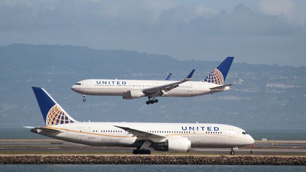 United Airlines - Sputnik 日本