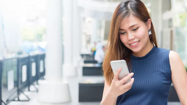 スマホ利用者になぜ椎間板ヘルニアが多いのか？　科学的根拠が明らかに