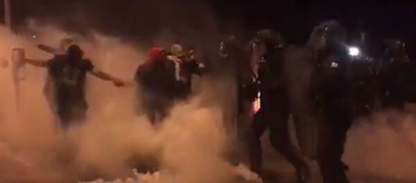 仏で数百人がル・ペン候補に抗議デモ【動画】 仏で数百人がル・ペン候補に抗議デモ【動画】 - Sputnik 日本