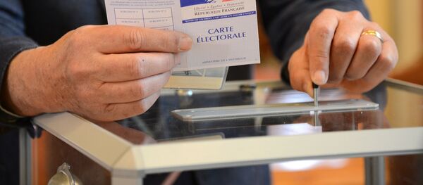 Голосование во время первого тура президентских выборов во Франции Голосование во время первого тура президентских выборов во Франции - Sputnik 日本