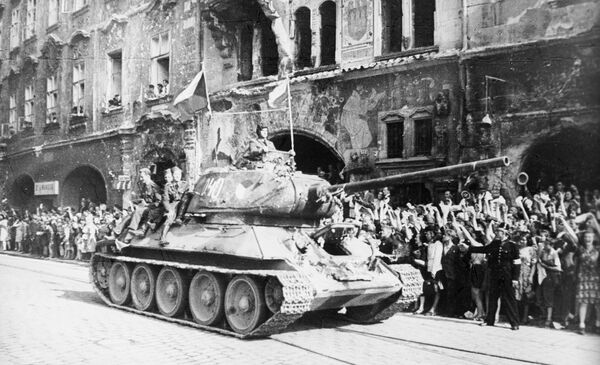 第２次大戦で活躍したソ連赤軍の中型戦車の最高峰、「Ｔ－３４」。ミハイル・コーシュキン技師の設計。 - Sputnik 日本