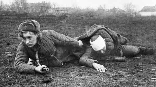負傷者を戦場から退避させる - Sputnik 日本