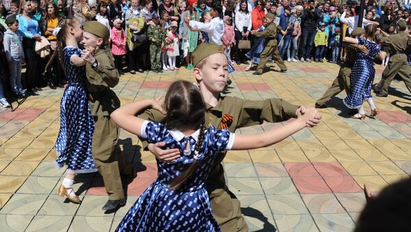 ロシア・チタで児童グループが出演、戦勝記念日の祝賀行事で - Sputnik 日本