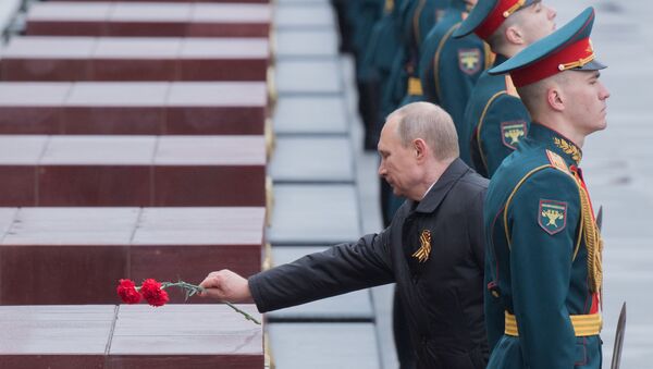プーチン大統領　無名戦士の墓に献花 - Sputnik 日本