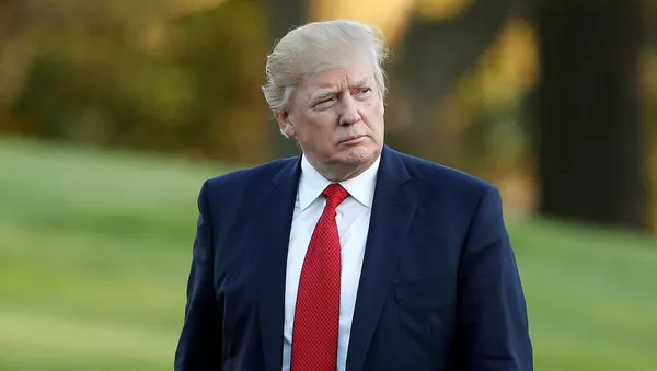 トランプ大統領、ゴルフクラブ滞在中に結婚式に飛び入り【動画】 - Sputnik 日本