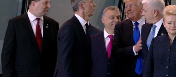 トランプ大統領 モンテネグロ首相を押しのけた理由 ホワイトハウスが釈明【動画】 トランプ大統領 モンテネグロ首相を押しのけた理由 ホワイトハウスが釈明【動画】 - Sputnik 日本