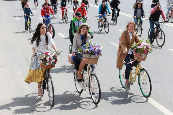 モスクワで開催された第5回全ロシア自転車パレードの参加者 - Sputnik 日本