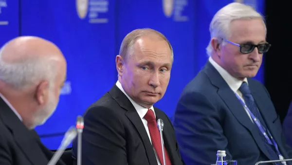 Президент РФ Владимир Путин принимает участие в пленарном заседании Бизнес-диалог Россия США Санкт-Петербургского международного экономического форума 2017 в конгрессно-выставочном центре Экспофорум
