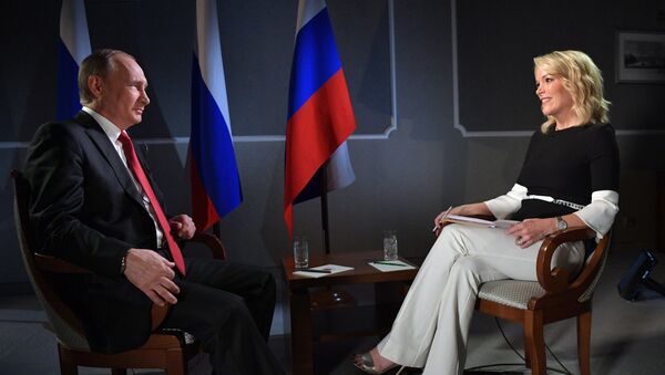 プーチン大統領への大型インタビュー「米国は、世界中の政治プロセスに積極的に介入」【動画】 - Sputnik 日本