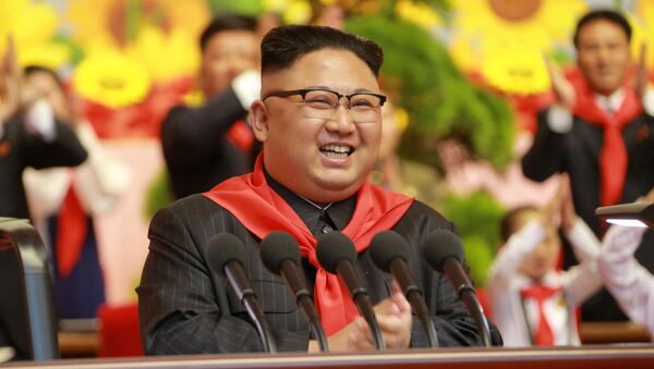 Ким Чен Ын на заседании VIII Конгресса Союза детей Кореи в Пхеньяне - Sputnik 日本