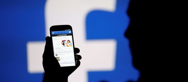 「ＦＢがナチズム支持」と非難 - Sputnik 日本