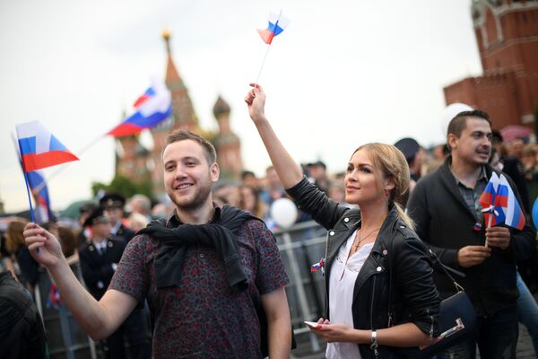 ロシアの日のイベントで赤の広場に集まった観客 - Sputnik 日本